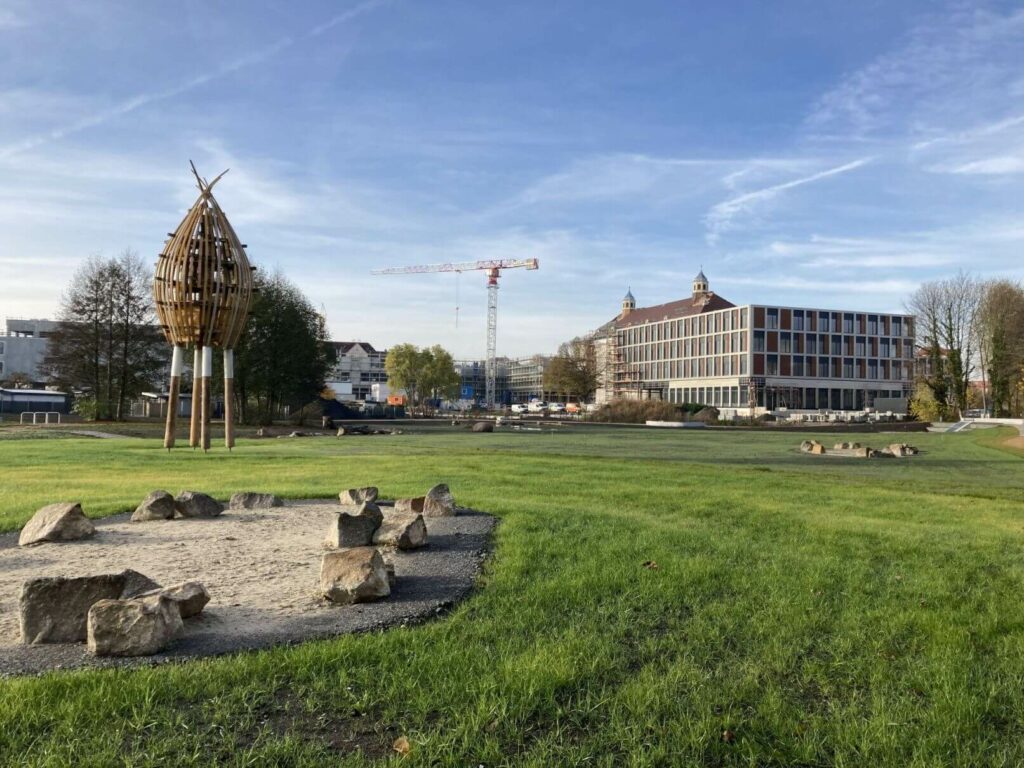 Kommunen für biologische Vielfalt - Praxisbeispiel - Stadt Leipzig - Renaturierung "Rietzschke-Aue Sellerhausen"3 - Artenschutzturm, Sandlinse, Wiesenansaat